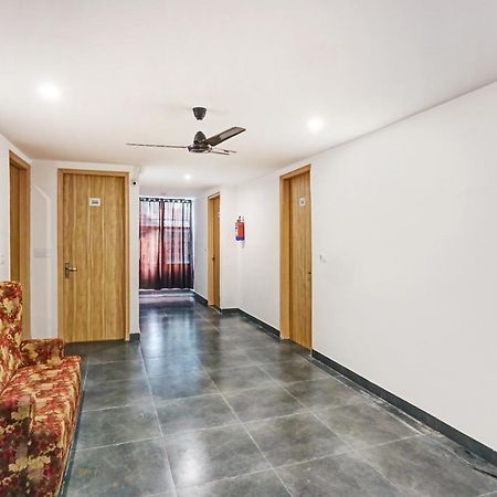 Oyo 81641 Collection O Hotel A1 Residency Új-Delhi Kültér fotó