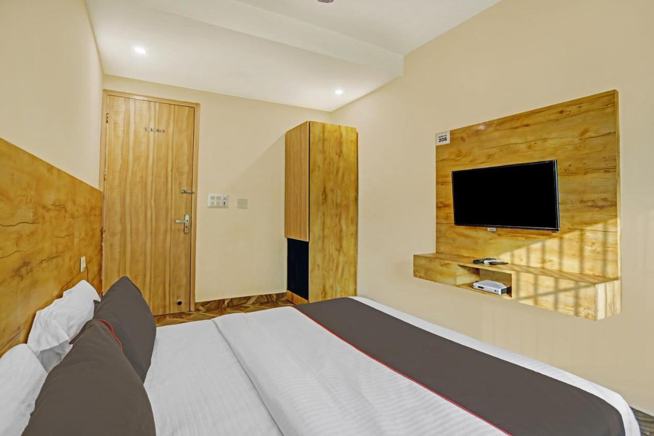 Oyo 81641 Collection O Hotel A1 Residency Új-Delhi Kültér fotó