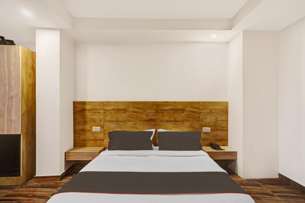 Oyo 81641 Collection O Hotel A1 Residency Új-Delhi Kültér fotó